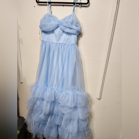 Lulus Endlessly Darling Light Blue Mesh Tiered Tie-Strap Maxi Dress M Wedding - Picture 7 of 9